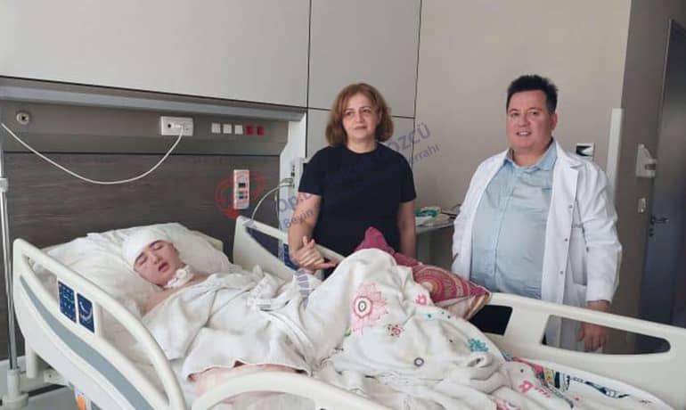 Türk Hekimleri 17 Yaşındaki Kızı Hayata Döndürdü